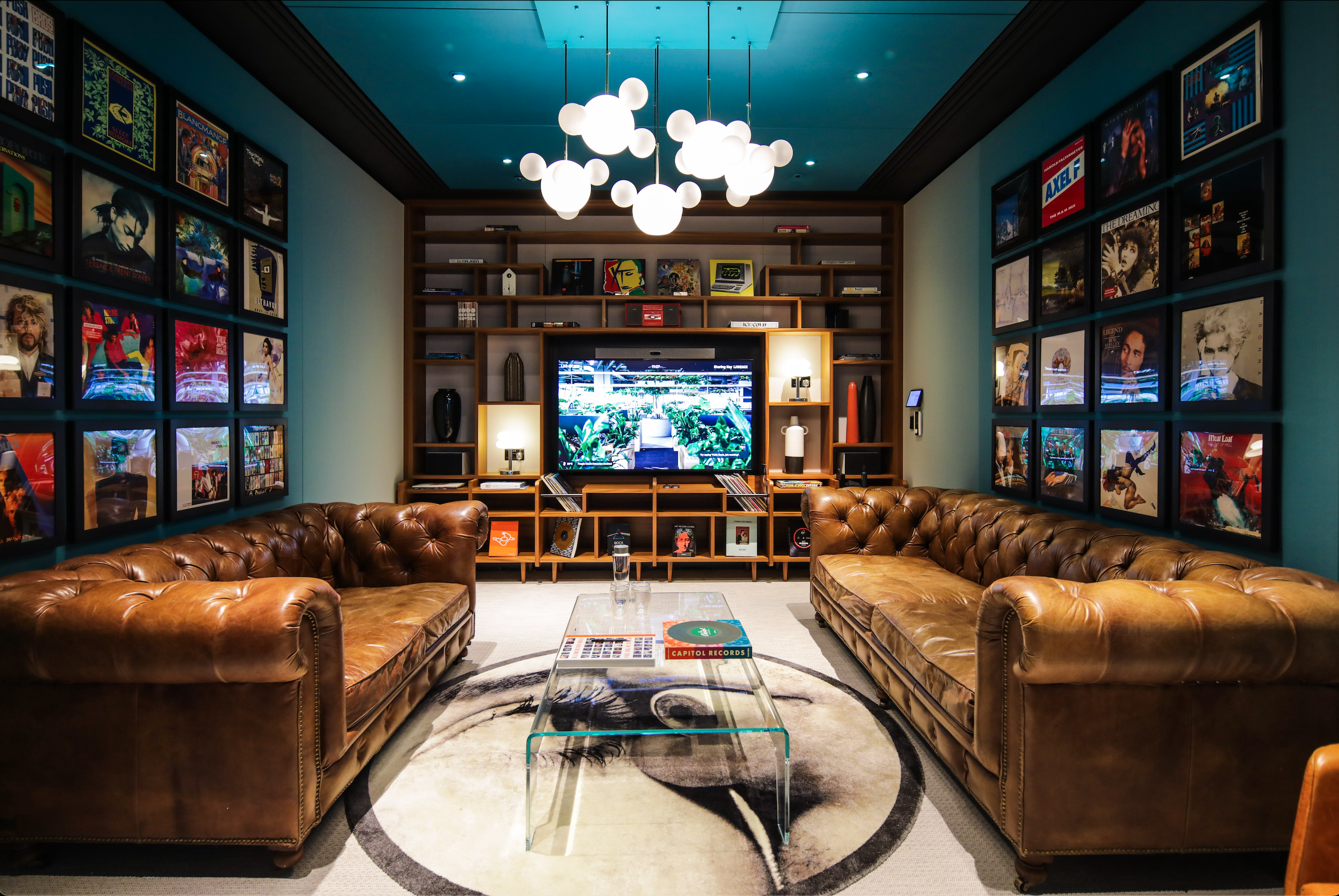 Retro themed meeting room